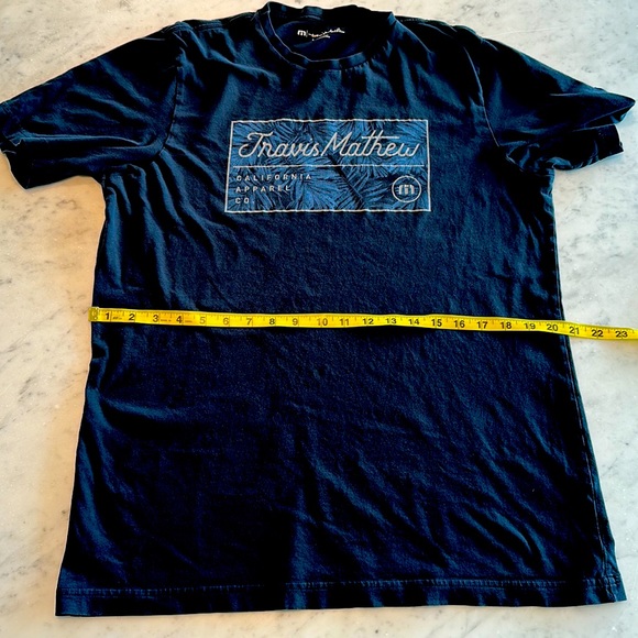 Travis Mathew T Shirt size L - Picture 1 of 1